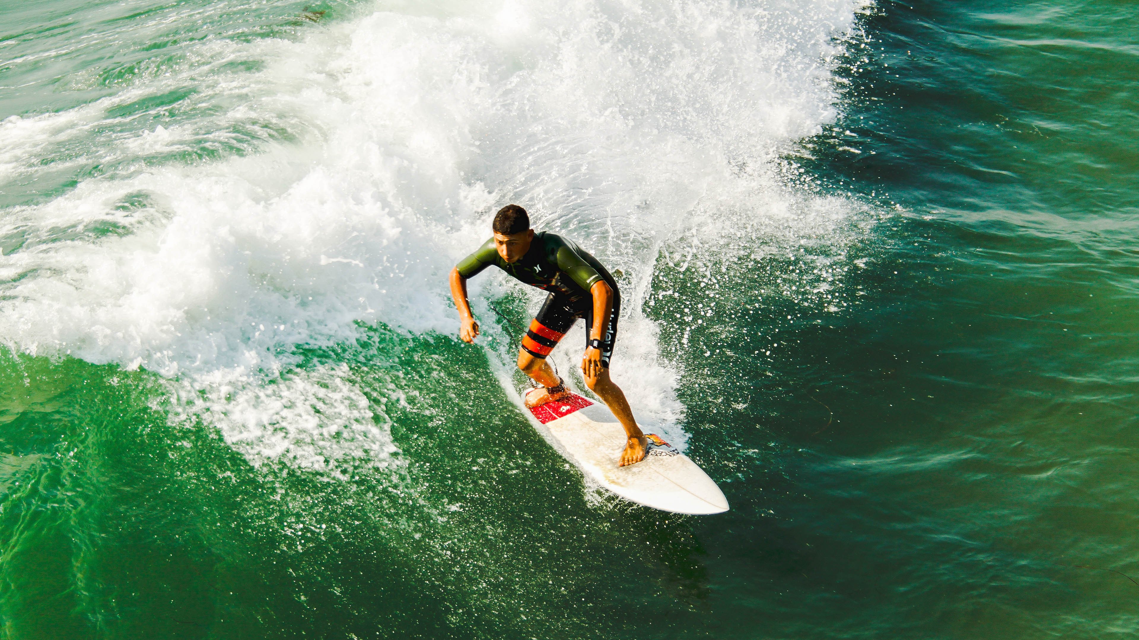 “高新区全民健身馆：短柄墙球赛，战术与力量的无缝对接”